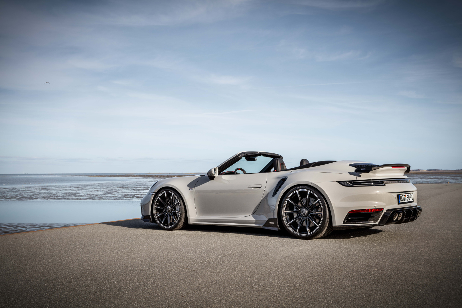 SMALL_BRABUS 820 based on 911 Turbo S Cabriolet Outdoor (20)